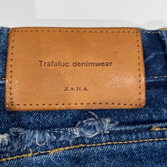 Zara Trafaluc High Rise Dark Wash Distressed Mini Shorts Size 00 - Picture 3 of 7